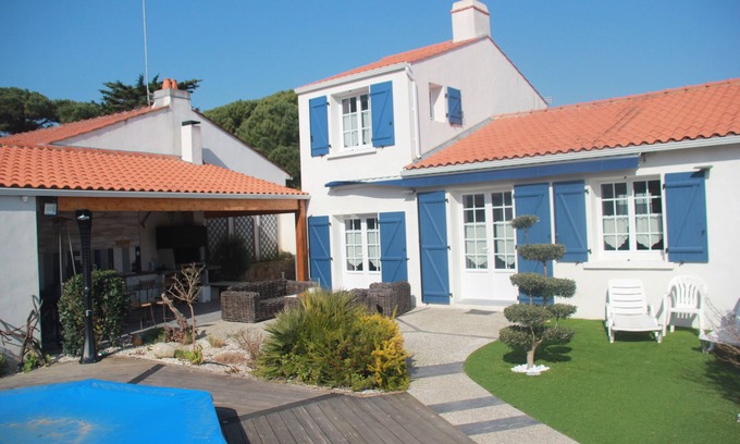 Barbatre House | VACATION HOME FOR RENT FOR 8 PEOPLE FROM JULY 12 TO 26 (14 NIGHTS)