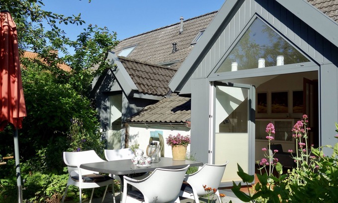 Wolthusen House | Vacation home Wolthuser Warf 3 - idyllic living for 4 close to the city dog-friendly