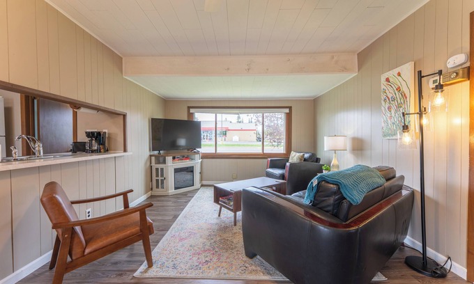 Ely House | Vacation UniquEly home in town, with patio