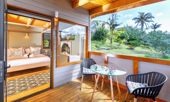 Paradise Apartment | Valley View Studio - Maison Mahogany - design meets tranquillity