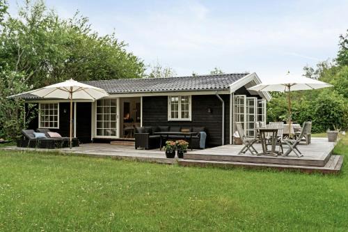 Holloselund House | Vejby Klassisk Sommerhus Med Ro Og Natur
