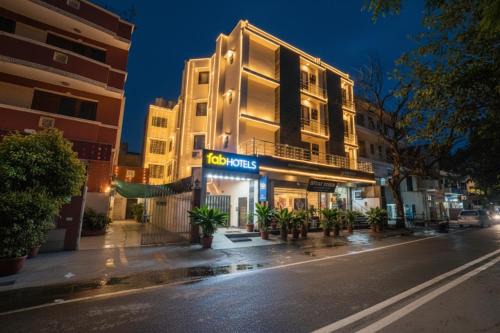 Saket Hotel | Via Anutham
