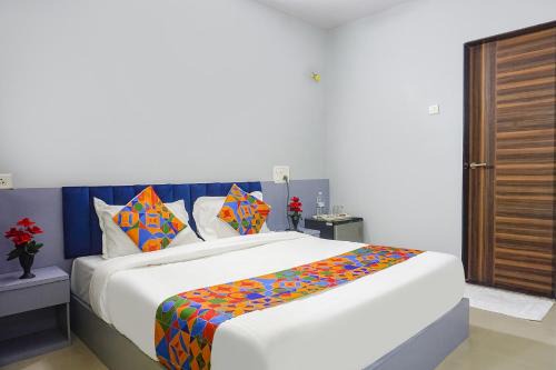 Baner Hotel | Via Baner Executive - Balewadi high street