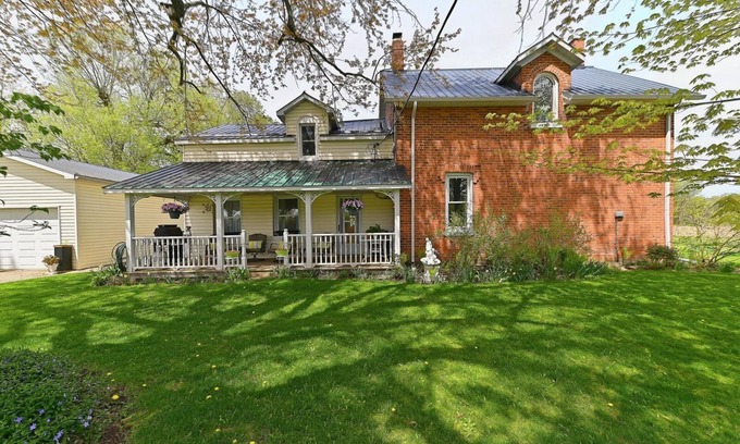 Clearview Other | Victorian Style Farmhouse in the Quiet Countryside