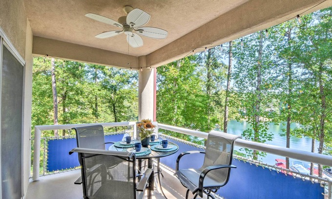 Salem Condo | Views, Pools & Marina: Lake Keowee Condo!