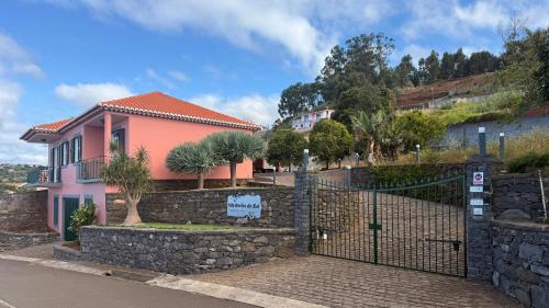 Canhas House | Vila Rocha Do Sol 59B - Ensuite Room With Balcony View