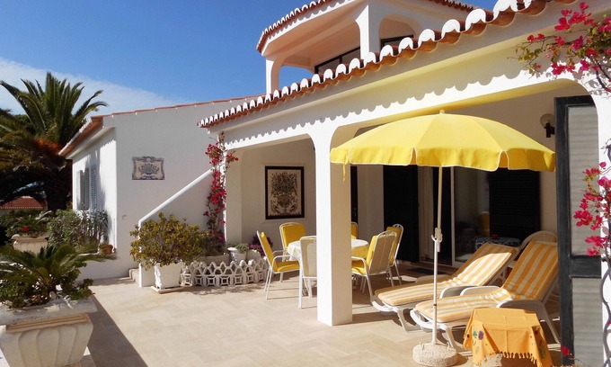 Carvoeiro Villa | Villa 185m², 3000m² garden, private pool, 5 min. to the beach, WLAN, domestic help