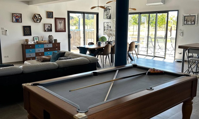 Montbazin Villa | Villa 8-10 pers, 4 suites 20 min from Sète and Montpellier