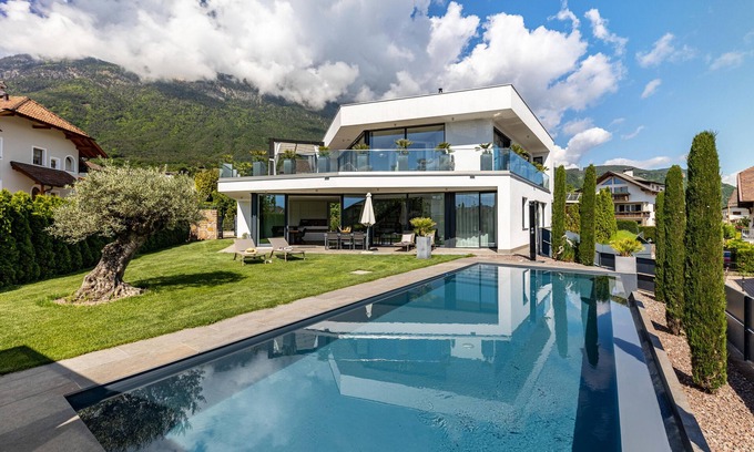 Appiano Sulla Strada del Vino Villa | Villa 'Aich' with Mountain View, Private Pool and Sauna