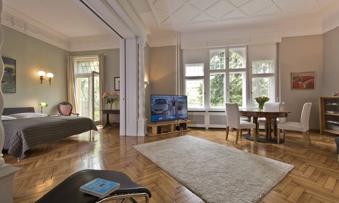 Wannsee Apartment | VILLA APARTMENT with terrace - WANNSEE - QUIET - 2 people + child (ren)