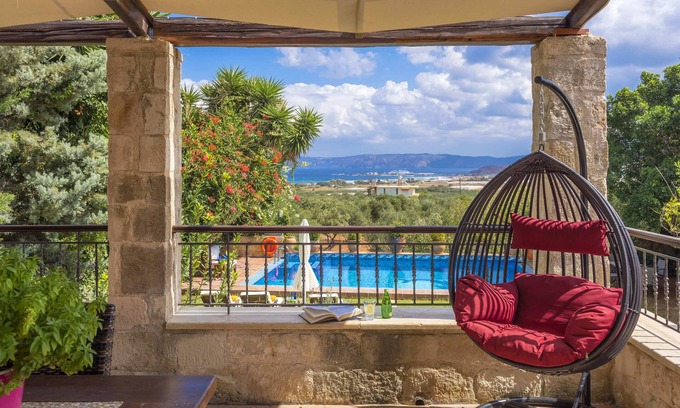 Kaliviani Villa | Villa Archontariki - Free Heated* Pool and Sea view