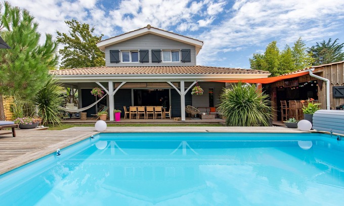 Hourtin House | "Villa Bambou" wooden house with private pool