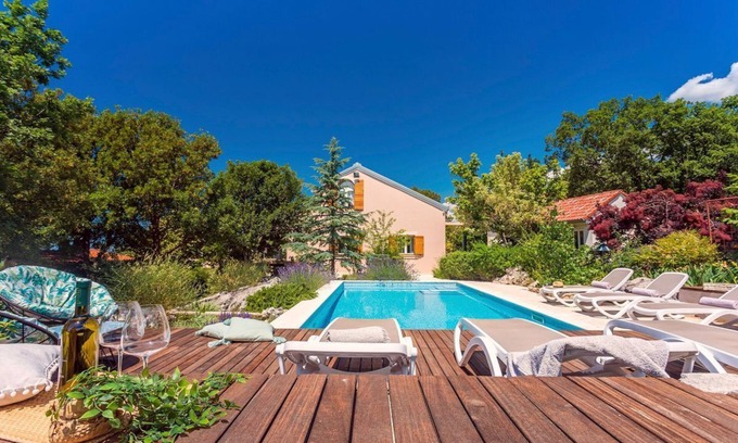 Sestanovac Villa | Villa Bonjo - Two Bedroom Villa, Sleeps 6