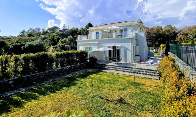 Archi Villa | villa by the sea