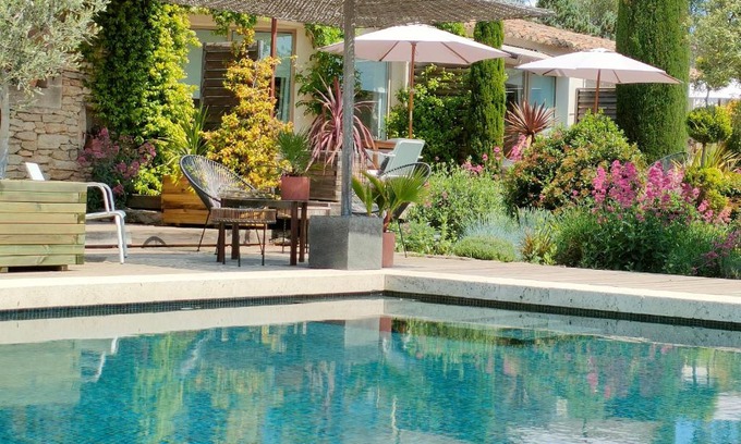 Cabrieres-d'Avignon Bed & Breakfast | Villa Cabrida