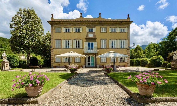 Vorno Villa | VILLA CONTE - Seven Bedroom Villa, Sleeps 14
