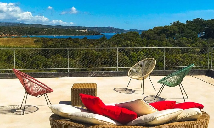 Gurgazu Villa | Villa Contemporaine, vue sur la Baie de Santamanza