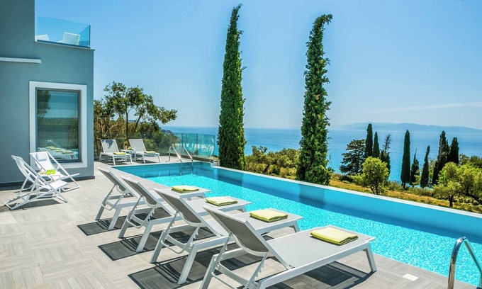 Vlachata Villa | Villa Della Luna - Three Bedroom Villa, Sleeps 6