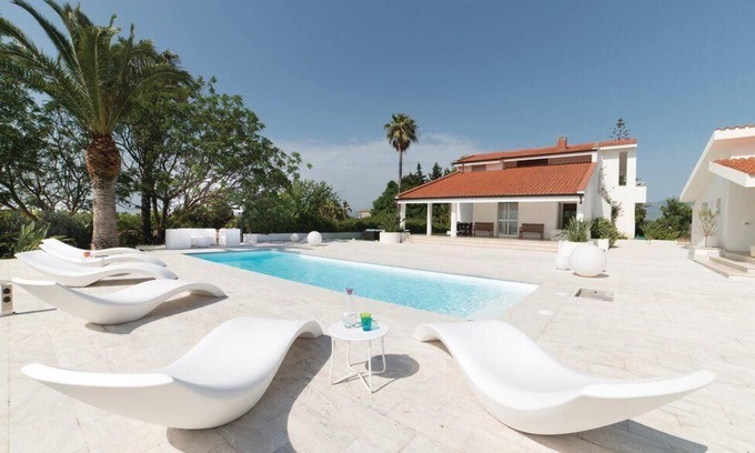 Partinico House | Villa 'delle Sterlizie' with its own pool