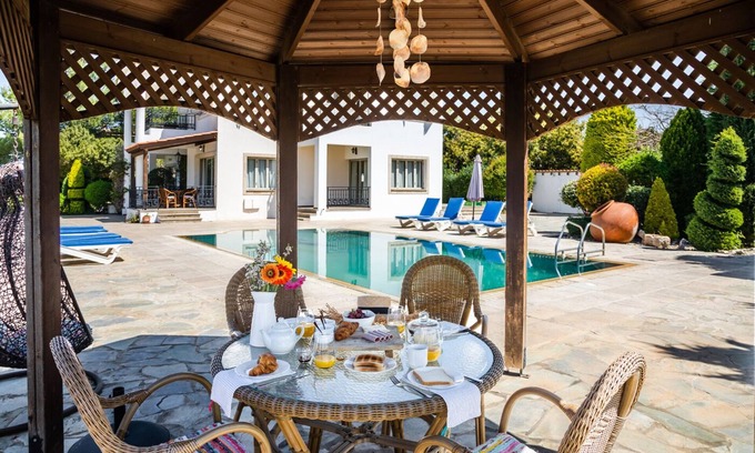 Argaka Villa | Villa Demetra 4 ENSUITE BEDROOMS,SWIM.POOL,BBQ, WI-FI, MOUNTAIN AND SEA VIEW
