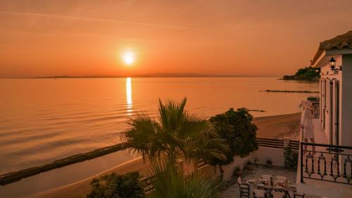 Argassi Villa | Villa Elizabeth - Seafront Classic Villa!