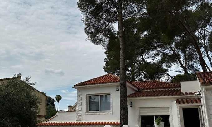 Carcaixent Villa | Villa en Carcaixent Valencia, Situada en una Urbanización en la Montaña,