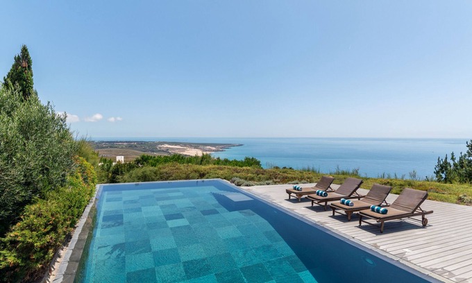 Monserrate Ski Chalet | Villa Equador - Splendid villa with infinity pool and ocean view - Allure Villas