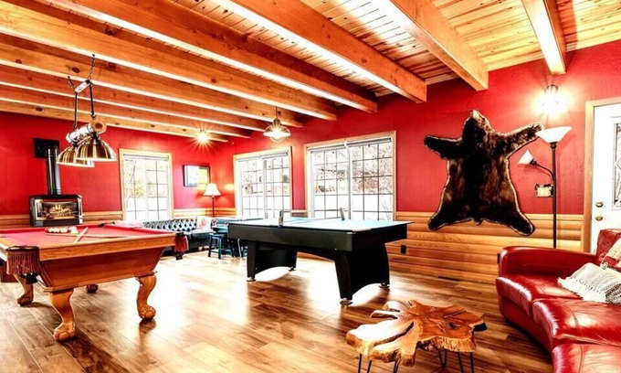 Fox Farm Villa | Villa for 16 w A/C + EV Charger + Pool/Ping Table