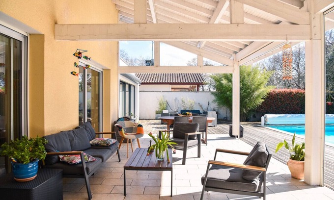 Saubion Villa | Villa Hibiscus 10 minutes from the ocean