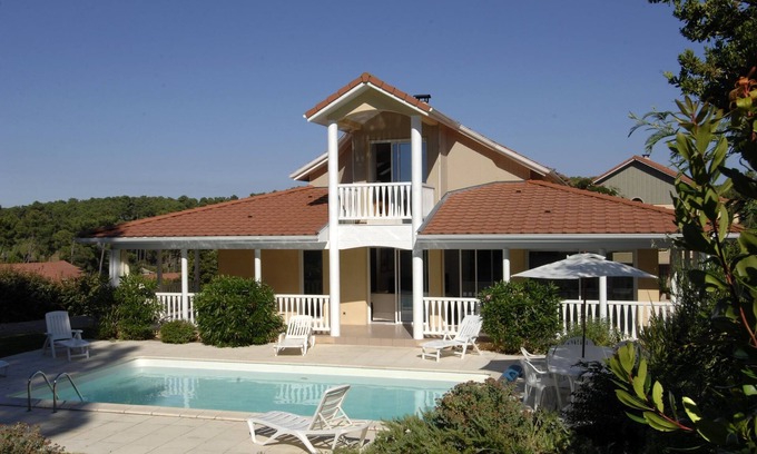 Lacanau-Ocean Villa | Villa in Aquitaine with Private Pool & Garden