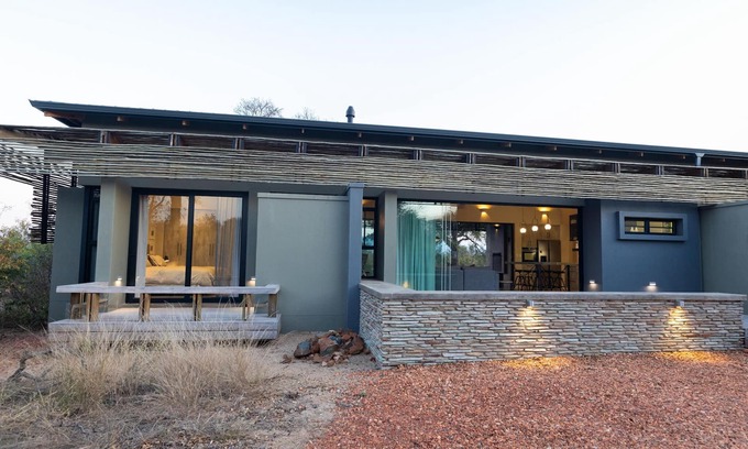Hoedspruit House | Villa in Hoedspruit with Drakensberg Views