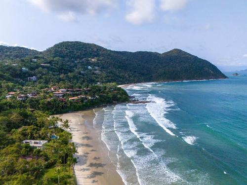 Cidade Jardim Tom Villa | Villa in the middle of the Atlantic Forest in private condo