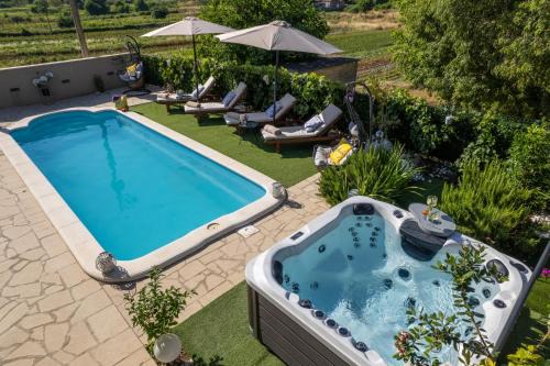 Oslje Villa | Villa Ivona with swimming pool and jacuzzi