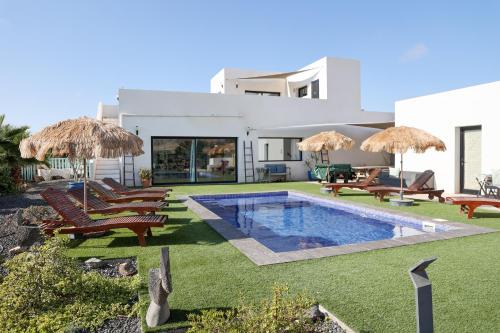 La Oliva Bed & Breakfast | Villa Koa - Riders Surf n Bike