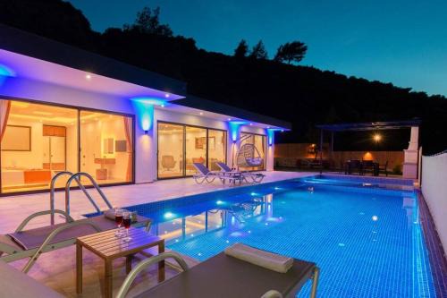 Kas Villa | Villa Light River / Kalkan