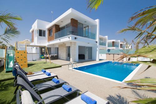 Ayia Thekla House | Villa Lynn Boutique Beachfront