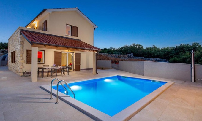 Vrbnik Villa | Villa Maestral