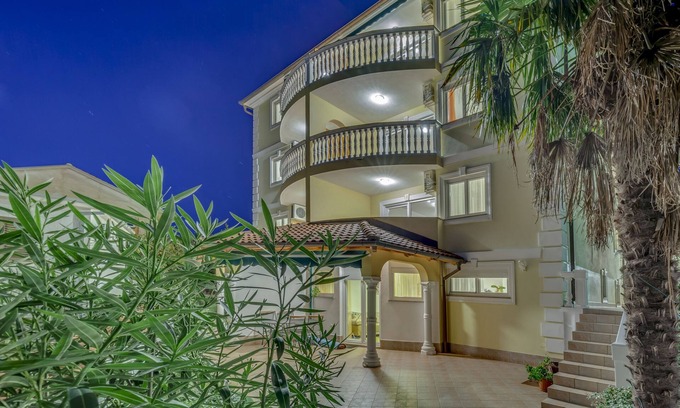 Crikvenica Apartment | Villa Marija