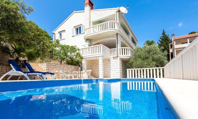 Vela Luka Apartment | Villa Matic
