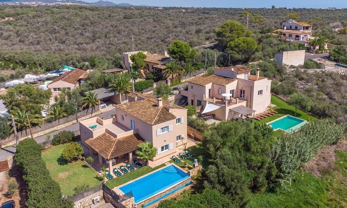 Portopetro Villa | Villa Maya 10-minutes from Cala Mondragó with Pool & Wi-Fi
