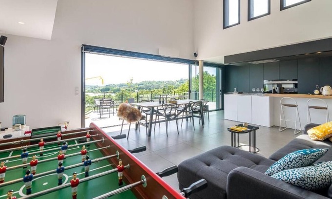 Mouguerre House | Villa MENDIA, 3 bedrooms, 20 minutes from the beaches