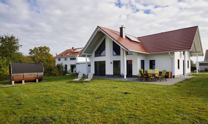 Vaschvitz House | Villa Mondlicht - Haus in Idyllischer Lage mit Sauna, Terrasse und Garten - Villa Mondlicht