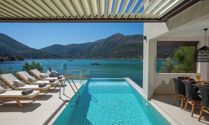 Geni Villa | Villa Neaera - Motorboat included, 4 SUPS, 5 bedroom, private pool and pontoon