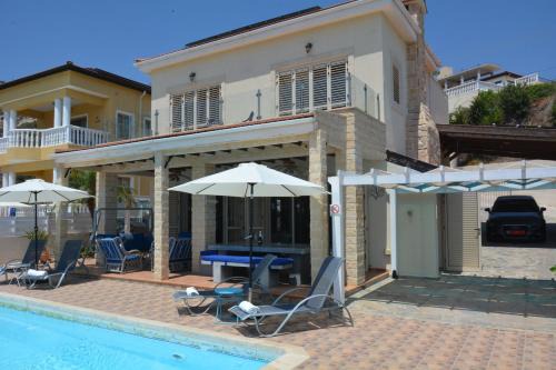 Peyia Town Villa | Villa Ocean Breeze
