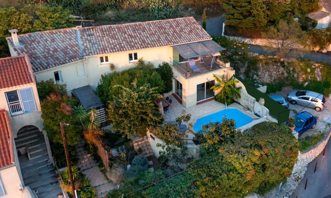 Allauch House | Villa of character with swimming pool and panoramic view on the gulf of Marseill