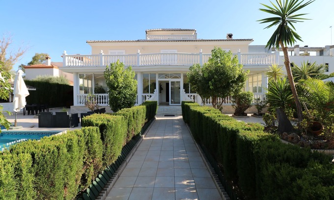 Torremolinos Villa | Villa Olga. Large villa with pool. Torremolinos