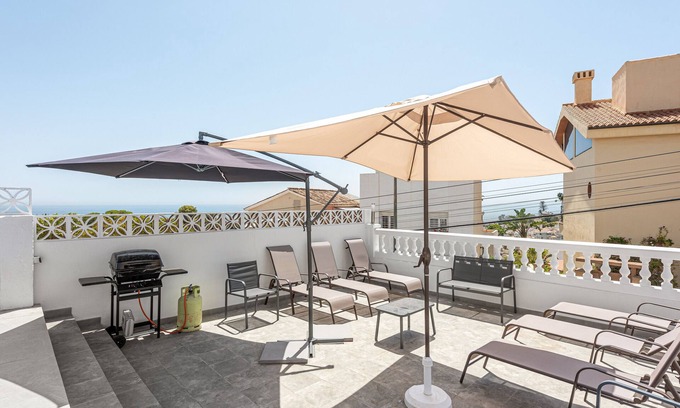 Valle de los Galanes Villa | Villa 'Pedregalejo Vistas Al Mar' with Sea View, Wi-Fi and Air Conditioning