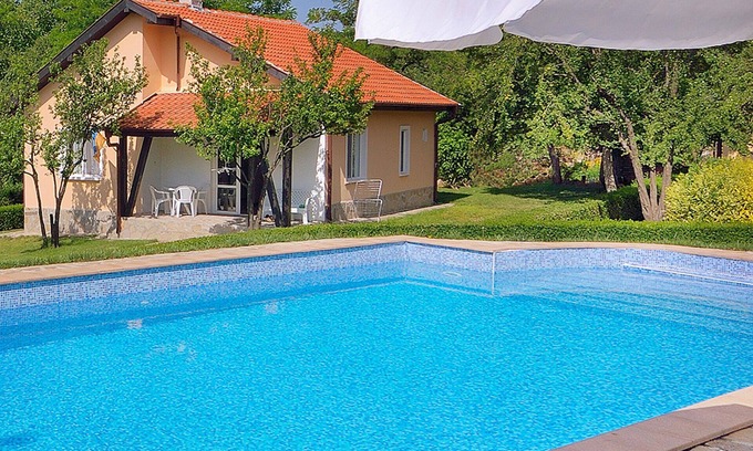 Bryastovets House | Villa Rosa with Pool - Sunny Beach Area