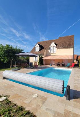 Saint-Cyr-en-Val Villa | Villa Sana