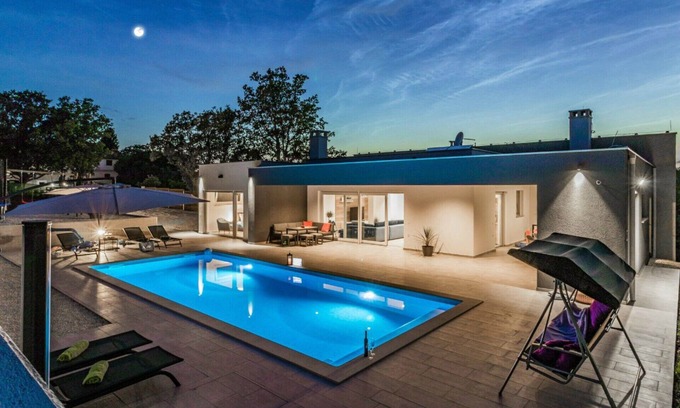 Svetvincenat Villa | Villa *SANIVARO with heated pool